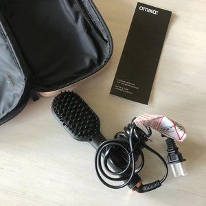 MINI Amika Polished Perfection Straightening Brush